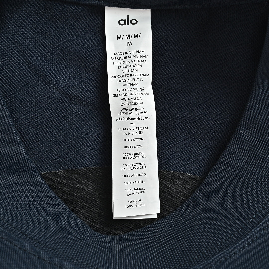 ALO Yoga T-Shirt 001 - Navy - view 5